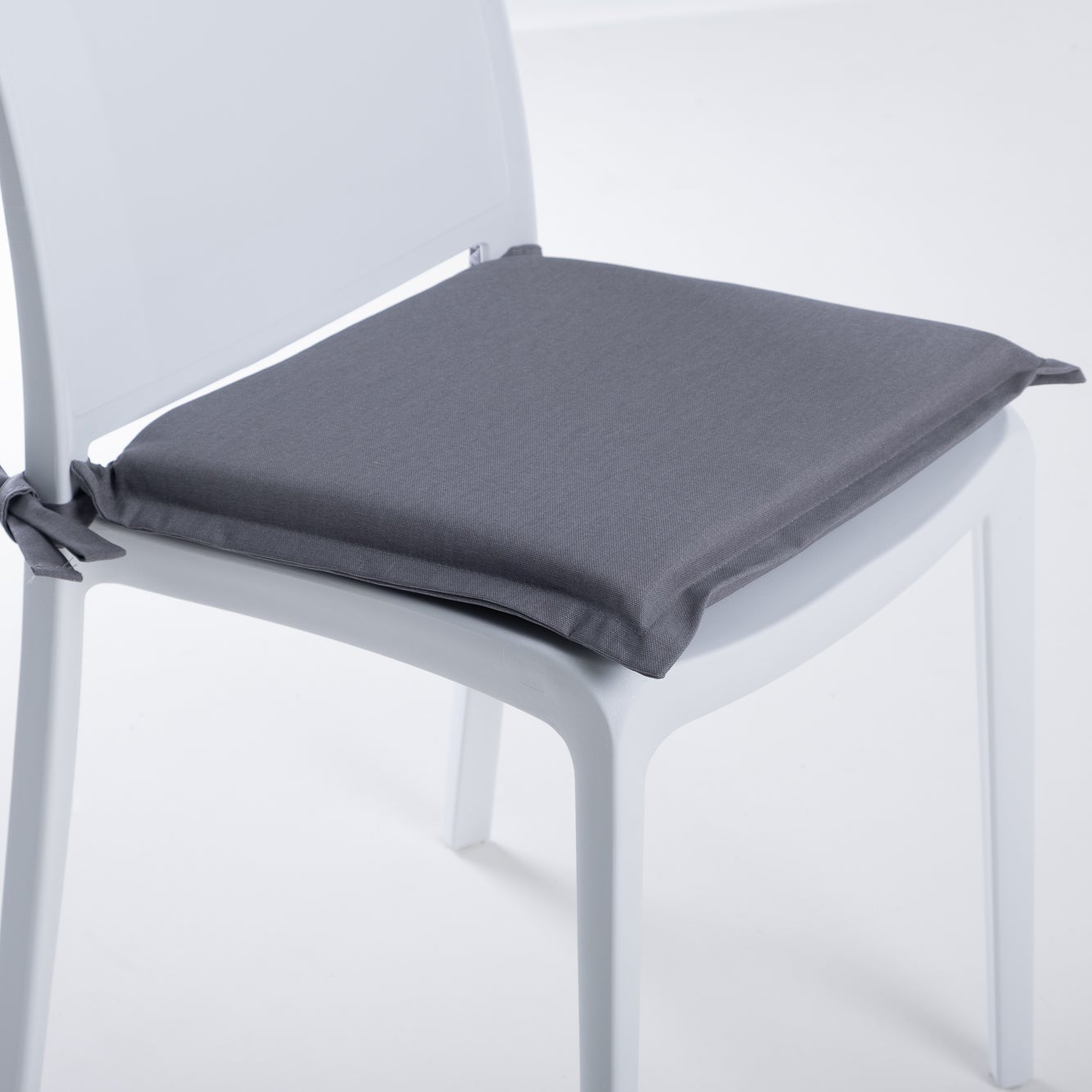 Set perne pătrate 40x40 cm cu funde și husă cu fermoar