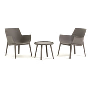 Betty fotolii de grădină cu măsuță din polipropilenă cu fibră de sticlă, design modern și ergonomic, ideale pentru balcon, terasă și spații exterioare.