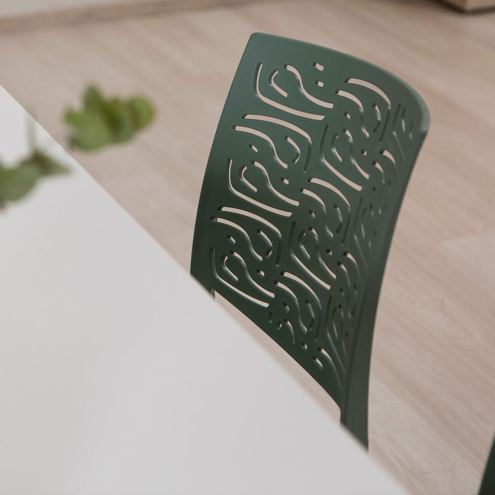 MALIKA - Scaune din polipropilenă cu design inspirat din dunele deșertului
