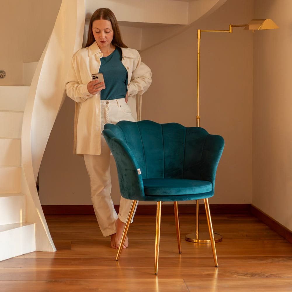 SHELLY - Fotoliu elegant din catifea cu design tip petală