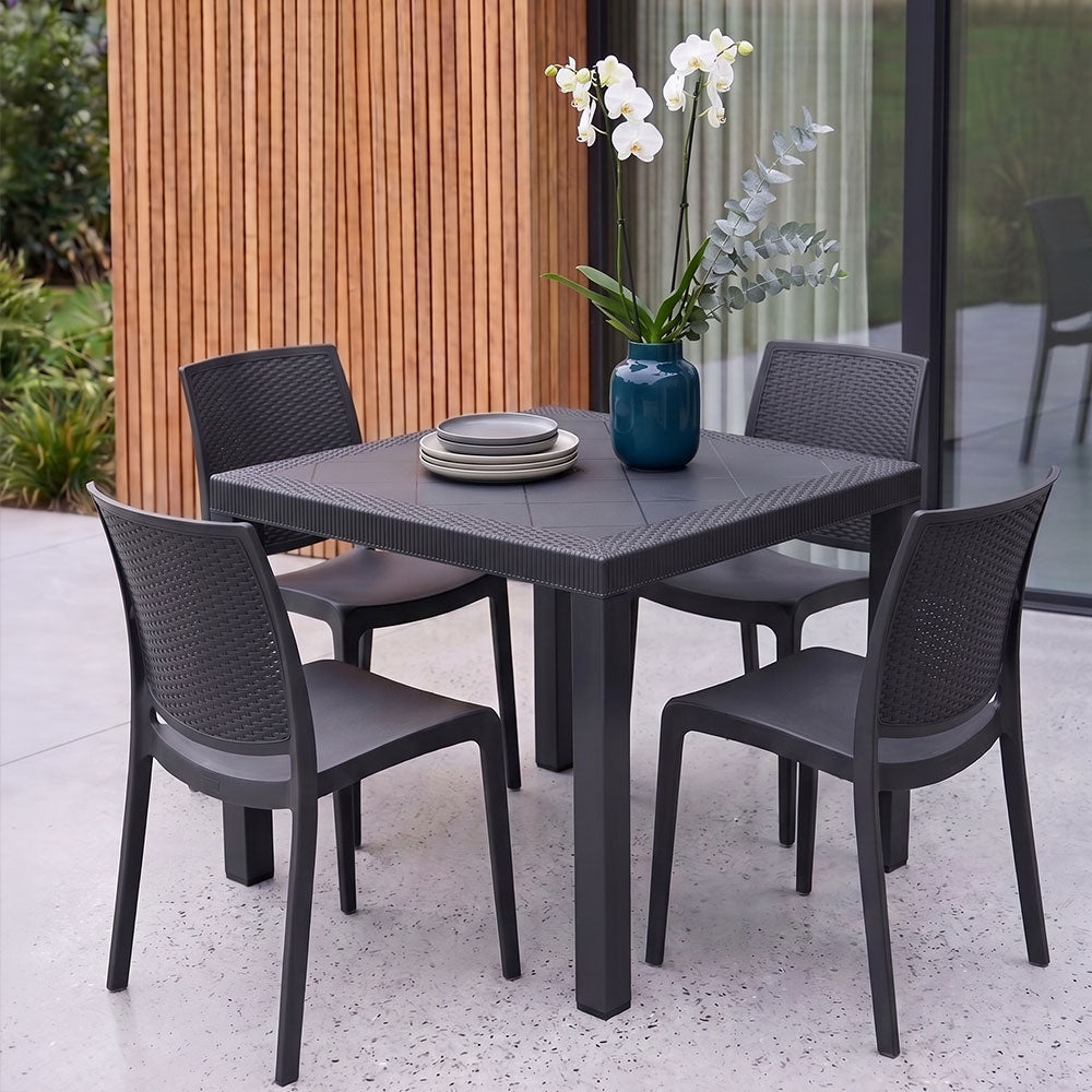 RAUL & ESTER - Set dining exterior cu masă pătrată și 4 scaune efect rattan